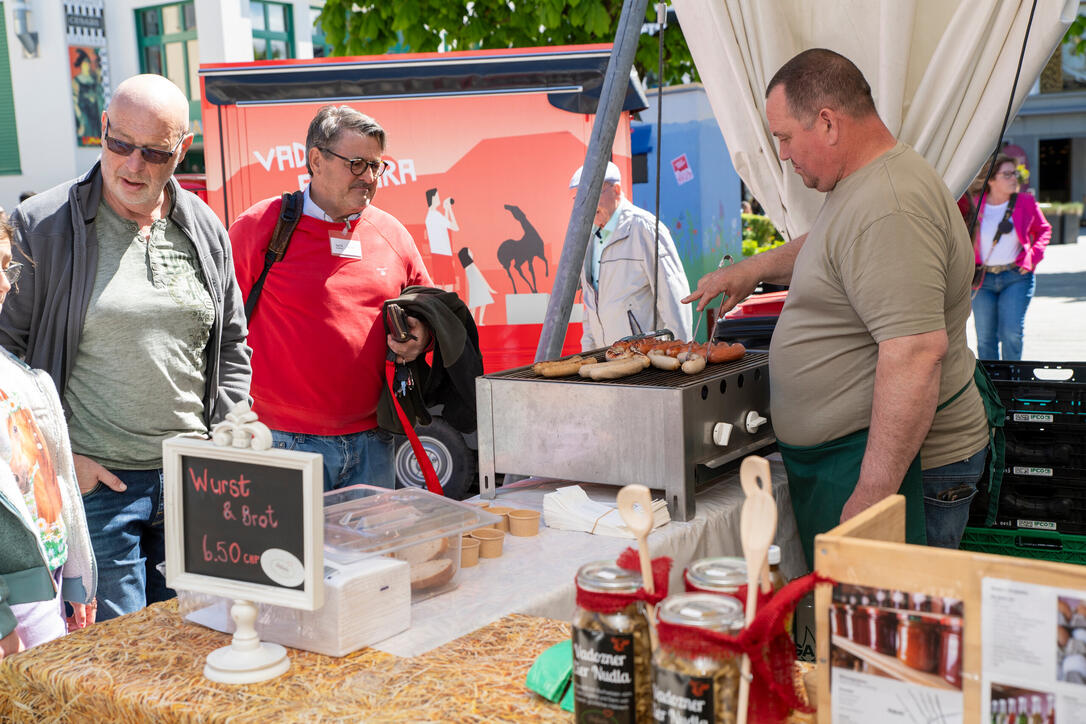 Frühlingsmarkt - Lokal+Fair trifft Biodiversität in Vaduz